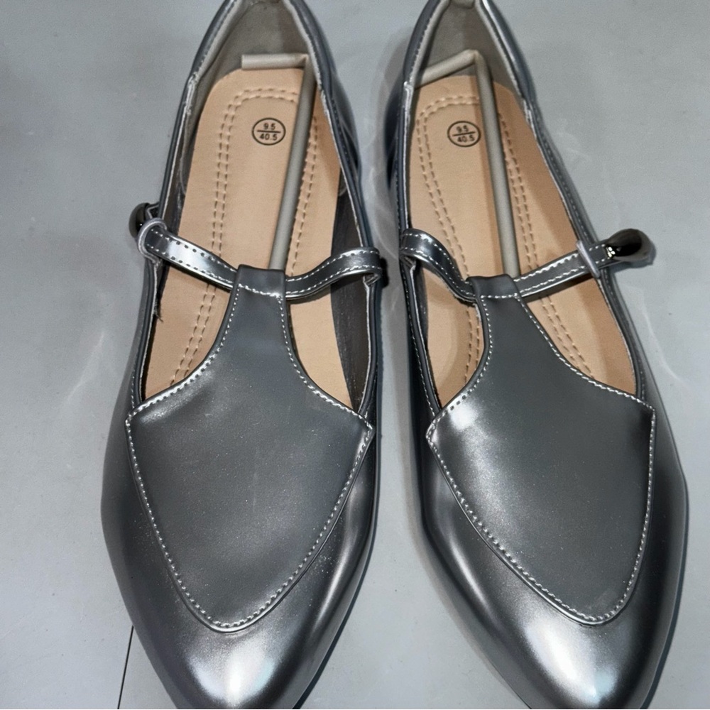 Silver Patent Leather Shiny T Strap Mary Jane Ballet Flat Shoes Women’s Size 9.5